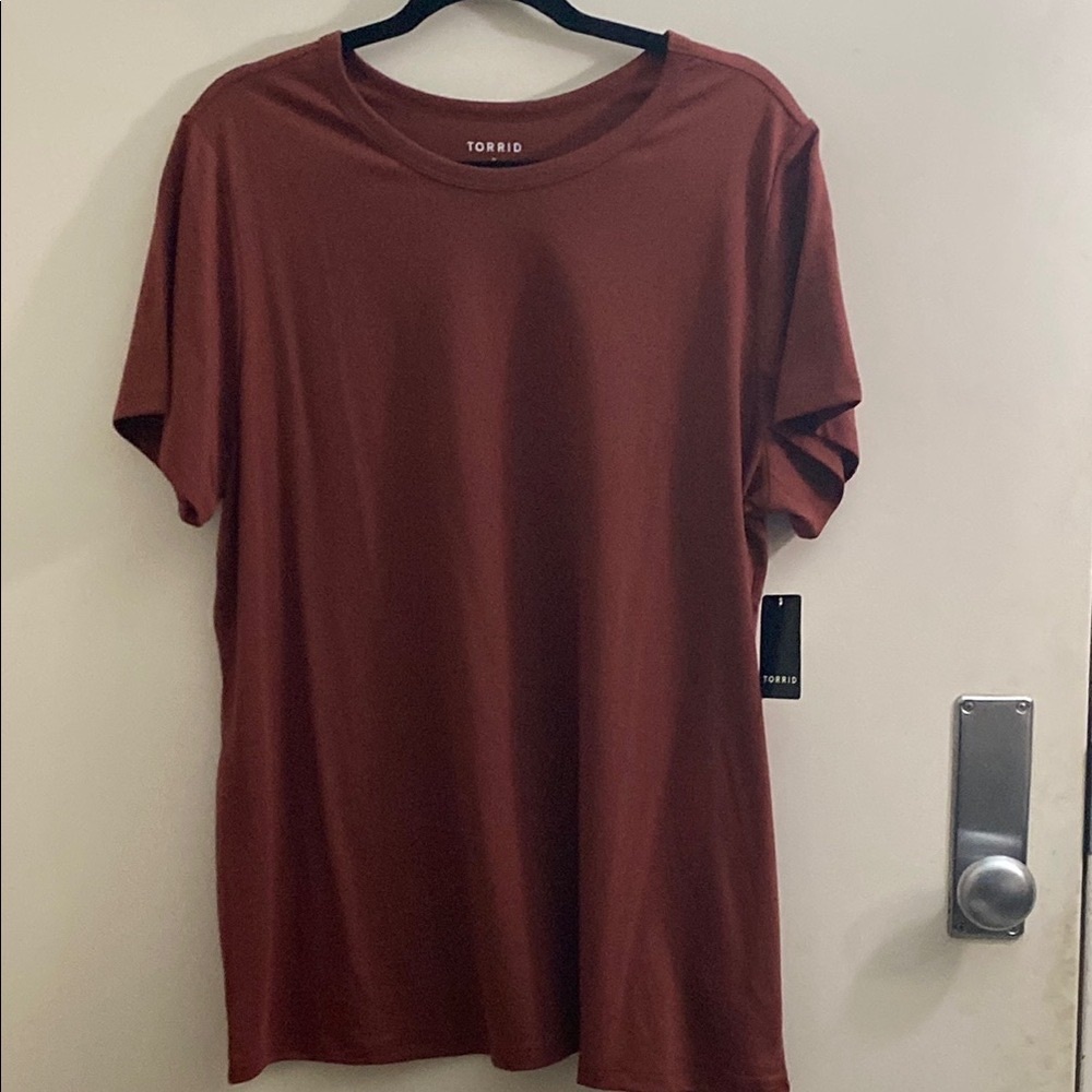 torrid Men's Short-Sleeve Crew Tee in Deep Brick